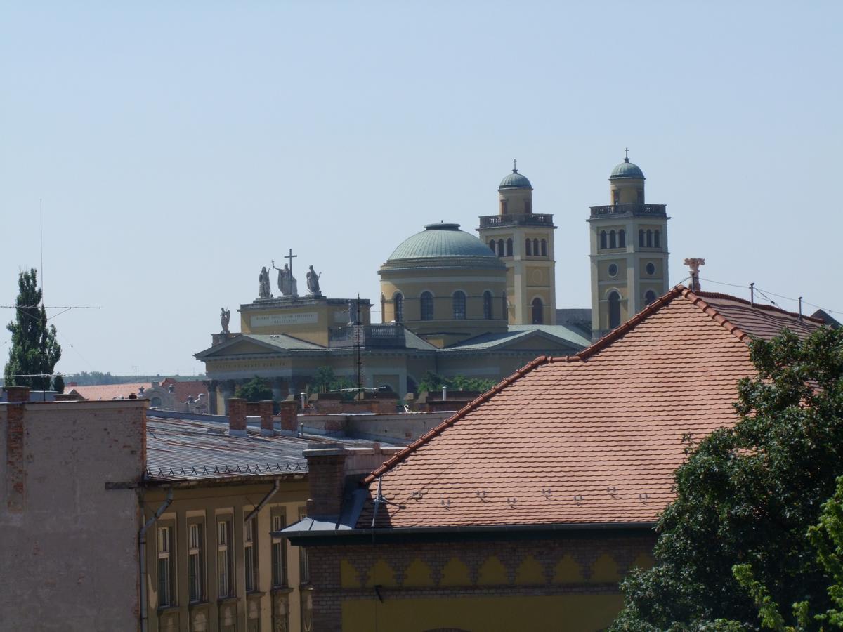 Minaret Apartman Eger Buitenkant foto